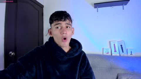 Snapshot of estebanperez_ chatting on February 5, 2025, 10:22 pm Esteban online show from February 5, 2025, 10:22 pm