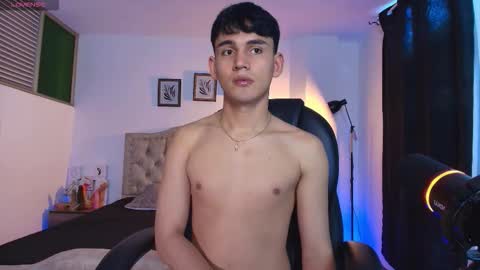 Snapshot of estebanperez_ chatting on October 21, 2025, 9:26 pm Esteban online show from October 21, 2025, 9:26 pm