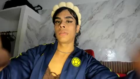 estefani robles online show from June 22, 2026, 1:07 am