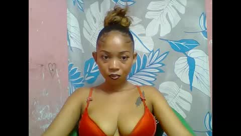 estelah20 online show from January 18, 2026, 4:49 am