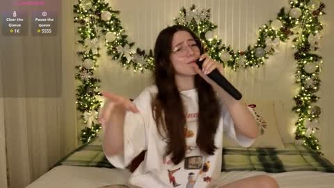 Ester online show from December 18, 2024, 3:37 am