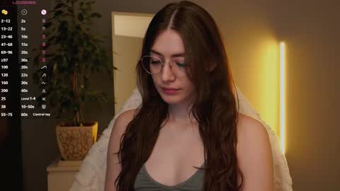 Ester online show from September 22, 2025, 1:29 am