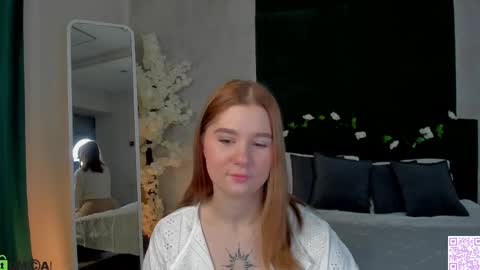 Ester online show from December 4, 2025, 11:35 pm