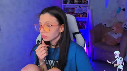 Snapshot of estercollins chatting on March 9, 2025, 1:14 am Ester online show from March 9, 2025, 1:14 am