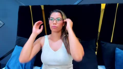 esther_xo online show from June 24, 2026, 4:11 am