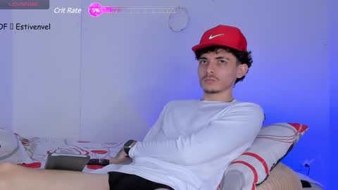 estivenvel online show from January 31, 2025, 2:28 pm