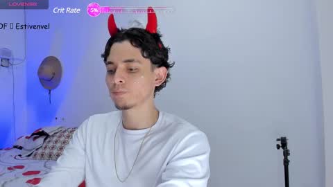 estivenvel online show from February 24, 2025, 3:31 pm