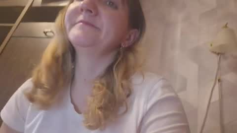 estrellawalters online show from April 28, 2026, 10:09 am