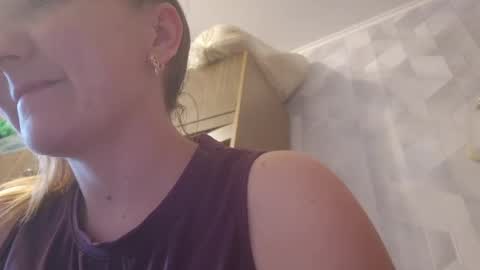 estrellawalters online show from May 1, 2026, 2:43 pm