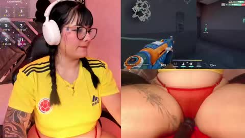 Aura online show from October 9, 2025, 1:53 pm