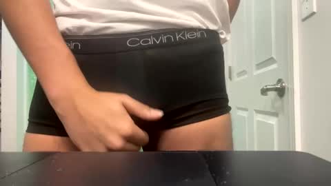 Snapshot of eternalloverboy chatting on December 17, 2024, 4:43 pm Angel online show from December 17, 2024, 4:43 pm