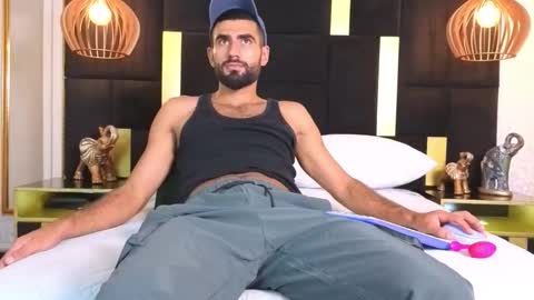 Snapshot of ethan__walker chatting on November 19, 2025, 8:42 pm Ethan online show from November 19, 2025, 8:42 pm