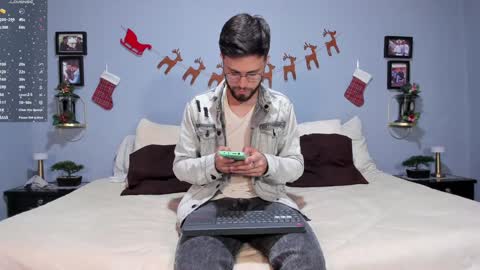 ADAM TAYLOR  ETHAN CAMBAL INDEPENDENT MODELS online show from December 14, 2024, 10:28 pm