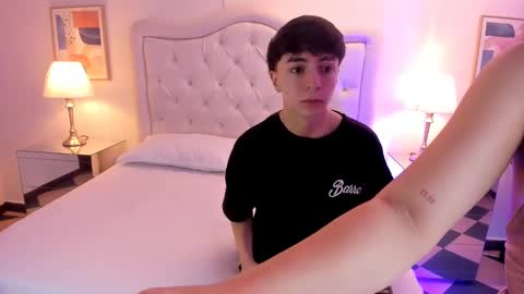 Snapshot of ethan_and_ava chatting on January 17, 2025, 1:24 pm ethan and ava online show from January 17, 2025, 1:24 pm