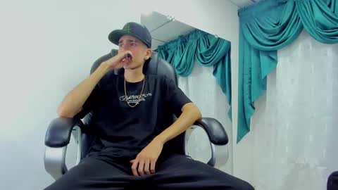 Snapshot of ethan_boy_ chatting on December 4, 2024, 9:46 pm Ethan online show from December 4, 2024, 9:46 pm