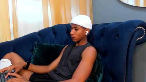 Snapshot of ethan_fox11 chatting on January 20, 2025, 2:25 pm King Ethan online show from January 20, 2025, 2:25 pm