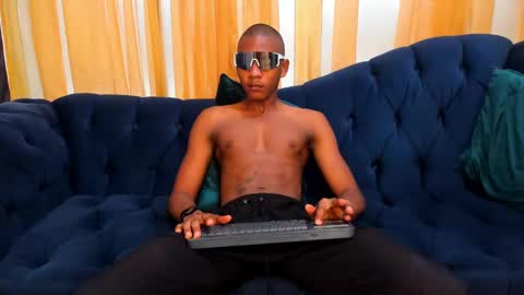 Snapshot of ethan_fox11 chatting on January 22, 2025, 2:14 pm King Ethan online show from January 22, 2025, 2:14 pm