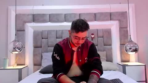 Snapshot of ethan_greys chatting on November 19, 2025, 3:50 am ethan_greys online show from November 19, 2025, 3:50 am