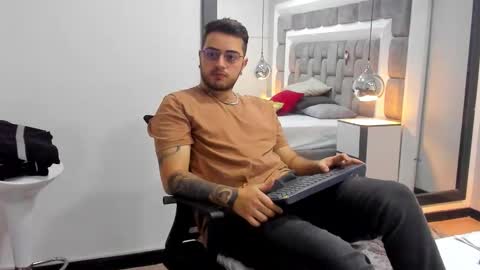 Snapshot of ethan_greys chatting on November 22, 2025, 3:49 am ethan_greys online show from November 22, 2025, 3:49 am