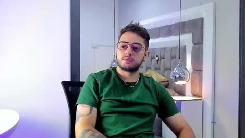 Snapshot of ethan_greys chatting on November 23, 2025, 2:55 am ethan_greys online show from November 23, 2025, 2:55 am