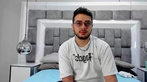 Snapshot of ethan_greys chatting on November 25, 2025, 4:12 am ethan_greys online show from November 25, 2025, 4:12 am