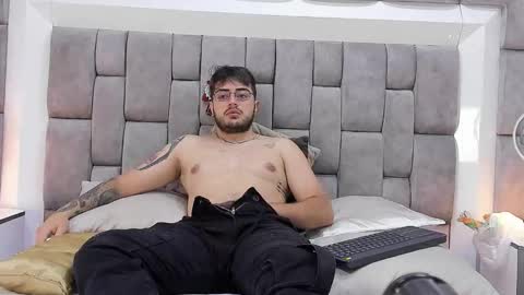 Snapshot of ethan_greys chatting on November 26, 2025, 4:46 am ethan_greys online show from November 26, 2025, 4:46 am