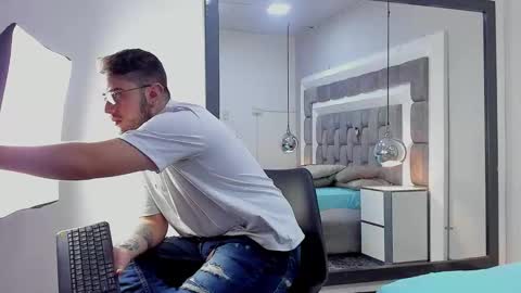 Snapshot of ethan_greys chatting on November 27, 2025, 4:58 am ethan_greys online show from November 27, 2025, 4:58 am