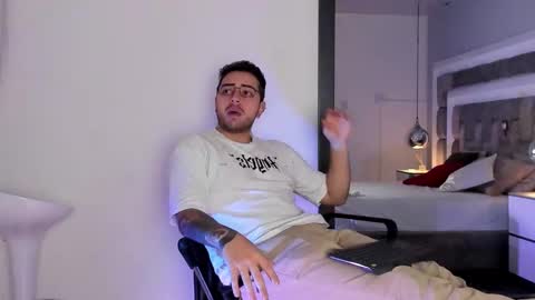 Snapshot of ethan_greys chatting on December 1, 2025, 4:28 am ethan_greys online show from December 1, 2025, 4:28 am