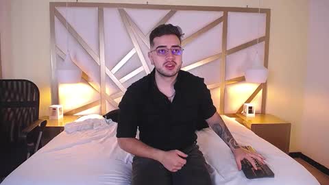 Snapshot of ethan_greys chatting on December 3, 2025, 5:04 am ethan_greys online show from December 3, 2025, 5:04 am