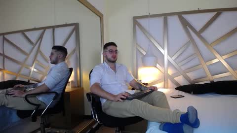 Snapshot of ethan_greys chatting on December 5, 2025, 4:32 am ethan_greys online show from December 5, 2025, 4:32 am