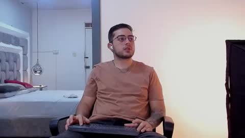 Snapshot of ethan_greys chatting on December 22, 2025, 3:47 am ethan_greys online show from December 22, 2025, 3:47 am