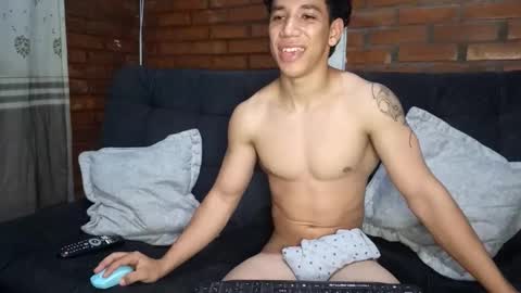 Snapshot of ethan_noir chatting on December 27, 2024, 10:34 am Ethan Noir online show from December 27, 2024, 10:34 am