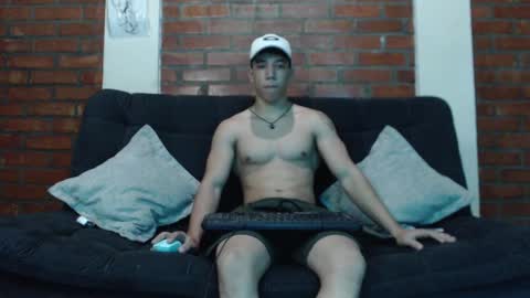 Snapshot of ethan_noir chatting on January 21, 2025, 1:18 am Ethan Noir online show from January 21, 2025, 1:18 am