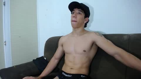 Snapshot of ethan_noir chatting on March 1, 2025, 9:26 pm Ethan Noir online show from March 1, 2025, 9:26 pm