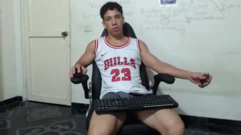 Snapshot of ethan_noir chatting on February 1, 2026, 8:46 am Ethan Noir online show from February 1, 2026, 8:46 am