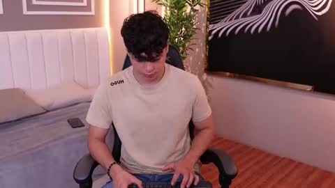 Snapshot of ethan_occonor chatting on October 24, 2025, 1:07 pm ethan_occonor online show from October 24, 2025, 1:07 pm