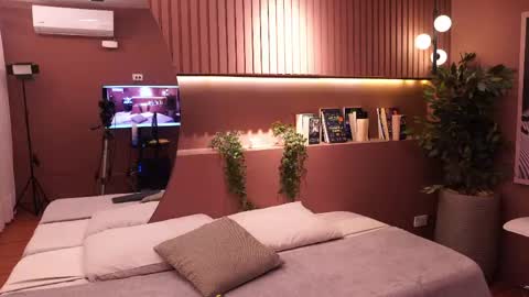 ethan_occonor online show from April 18, 2026, 12:42 pm