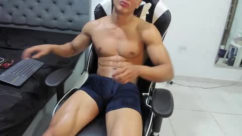 ethan_smitth1 online show from February 27, 2025, 3:47 am