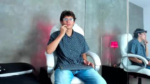 ethan_todd online show from May 19, 2026, 3:24 am