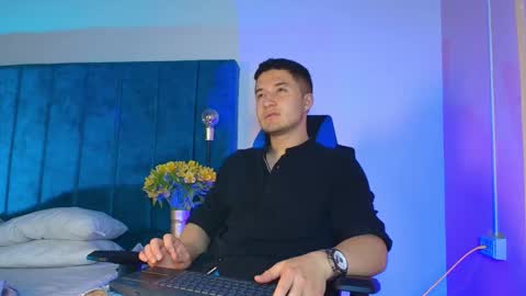 ethanconnor_ online show from October 29, 2025, 12:29 pm