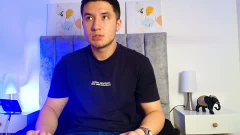 ethanconnor_ online show from November 19, 2025, 8:09 pm