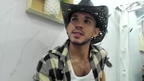 Snapshot of ethangrey_ chatting on October 22, 2025, 11:32 am Ethan Grey online show from October 22, 2025, 11:32 am