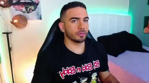 Ethan online show from May 25, 2026, 6:58 pm