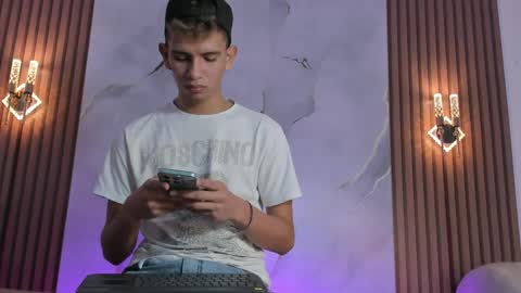 Snapshot of ethanhot_os chatting on April 9, 2026, 6:24 pm ethanhot_os online show from April 9, 2026, 6:24 pm