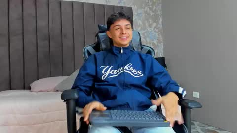 Snapshot of ethanlowell chatting on September 18, 2025, 5:20 am ethanlowell online show from September 18, 2025, 5:20 am