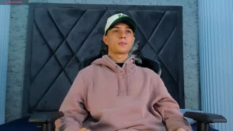 ethanlowell online show from April 1, 2026, 8:39 pm