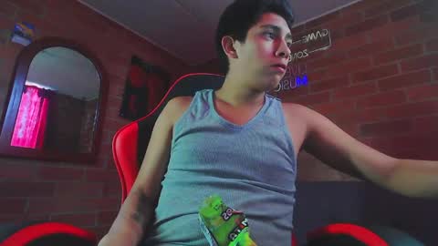 Snapshot of ethann2_ chatting on March 31, 2026, 8:31 pm ethann2_ online show from March 31, 2026, 8:31 pm