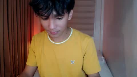 Snapshot of etherealboytoy4hire chatting on November 27, 2025, 11:01 am Rey online show from November 27, 2025, 11:01 am