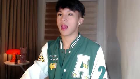 Snapshot of etherealboytoy4hire chatting on April 27, 2026, 10:35 am Rey online show from April 27, 2026, 10:35 am