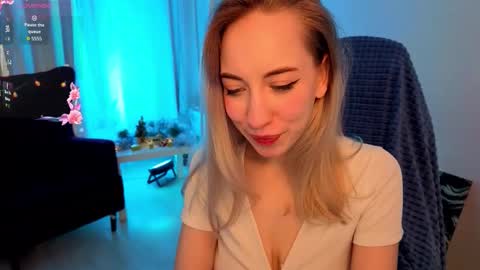 Isabelle online show from December 17, 2025, 5:35 am